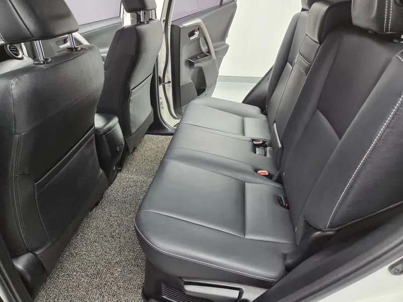 Toyota Rav4 2.5 4WD HYBRID, снимка 9 - Автомобили и джипове - 54959407