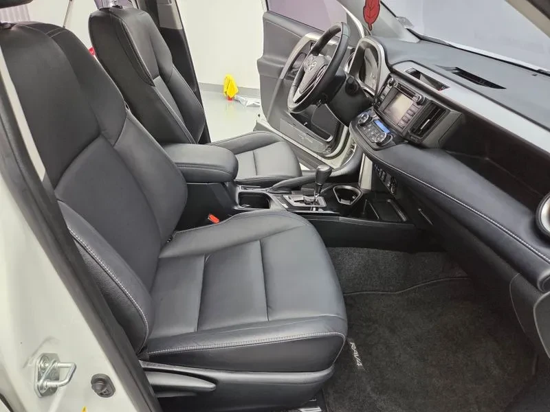 Toyota Rav4 2.5 4WD HYBRID, снимка 8 - Автомобили и джипове - 54959407