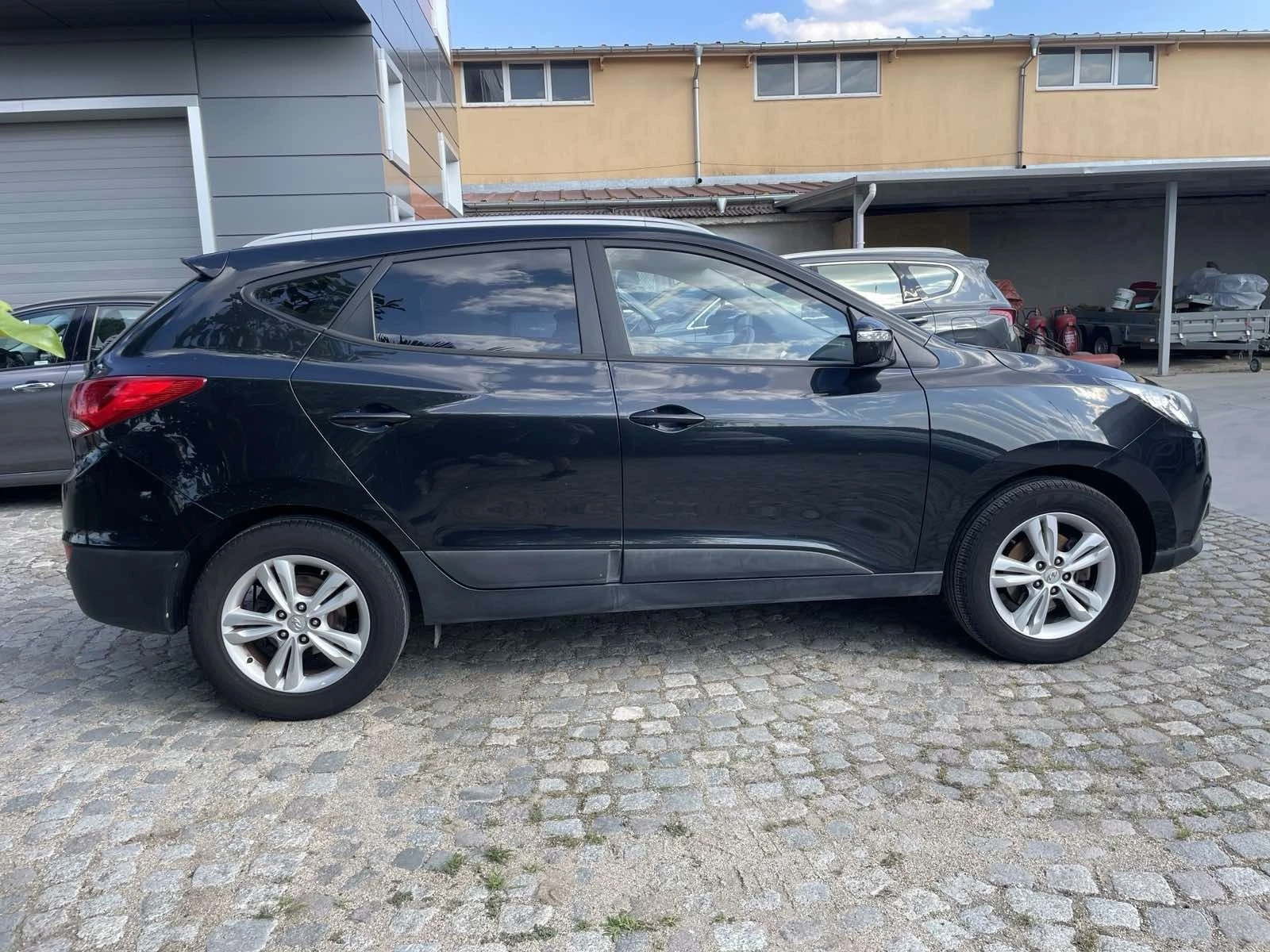 Hyundai IX35 2.0 crdi 4x4 - изображение 4