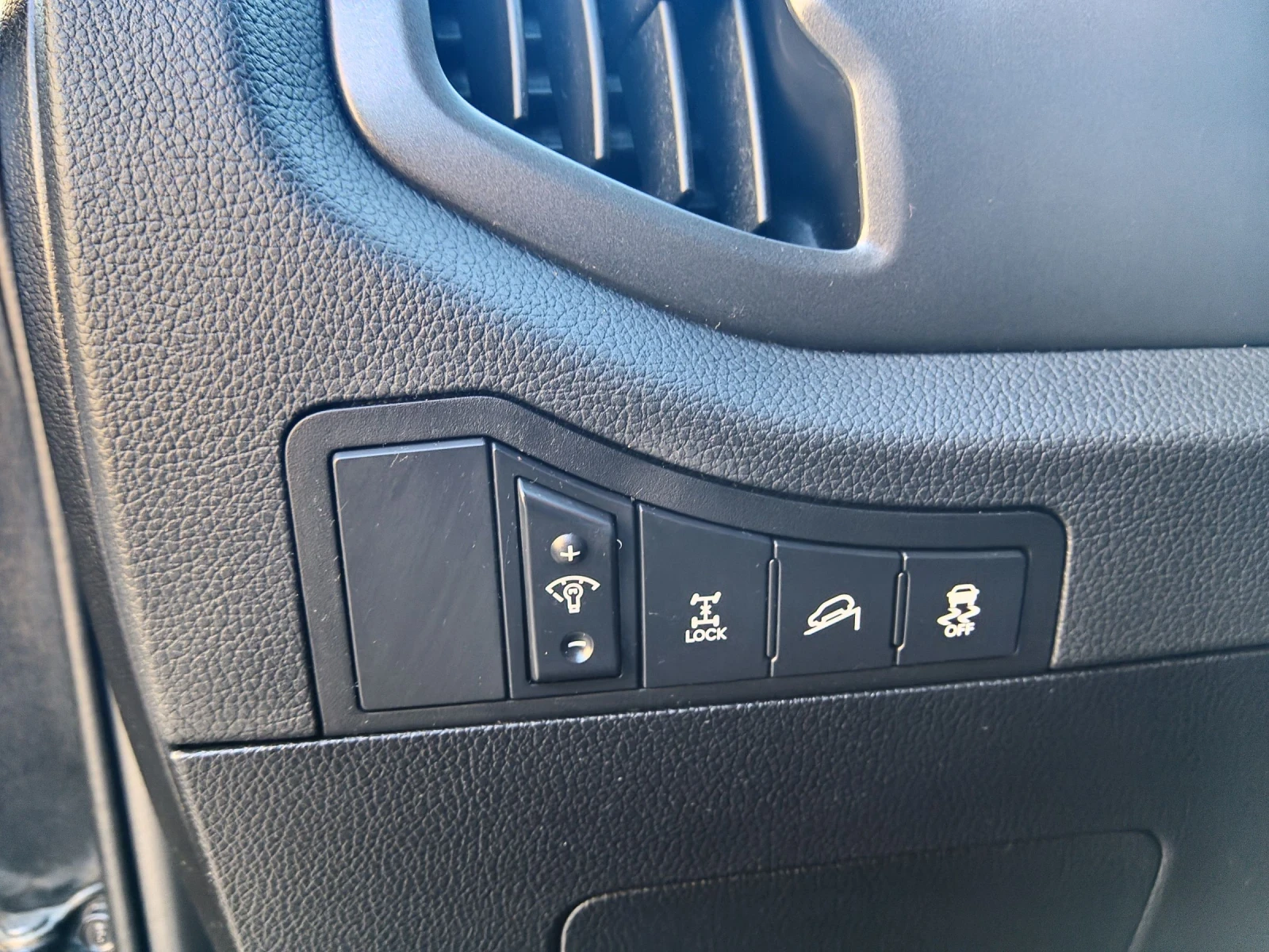 Kia Sportage 2.0d 184 4x4 Euro5, снимка 16 - Автомобили и джипове - 53719365