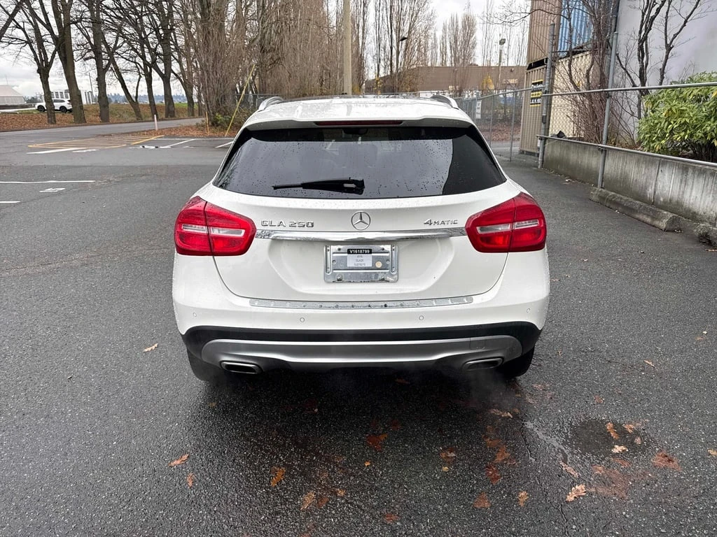 Mercedes-Benz GLA * 4MATIC 4dr 250 * CARFAX * БЕЗ ПЪРВОНАЧАЛНА ВНОСК - изображение 4