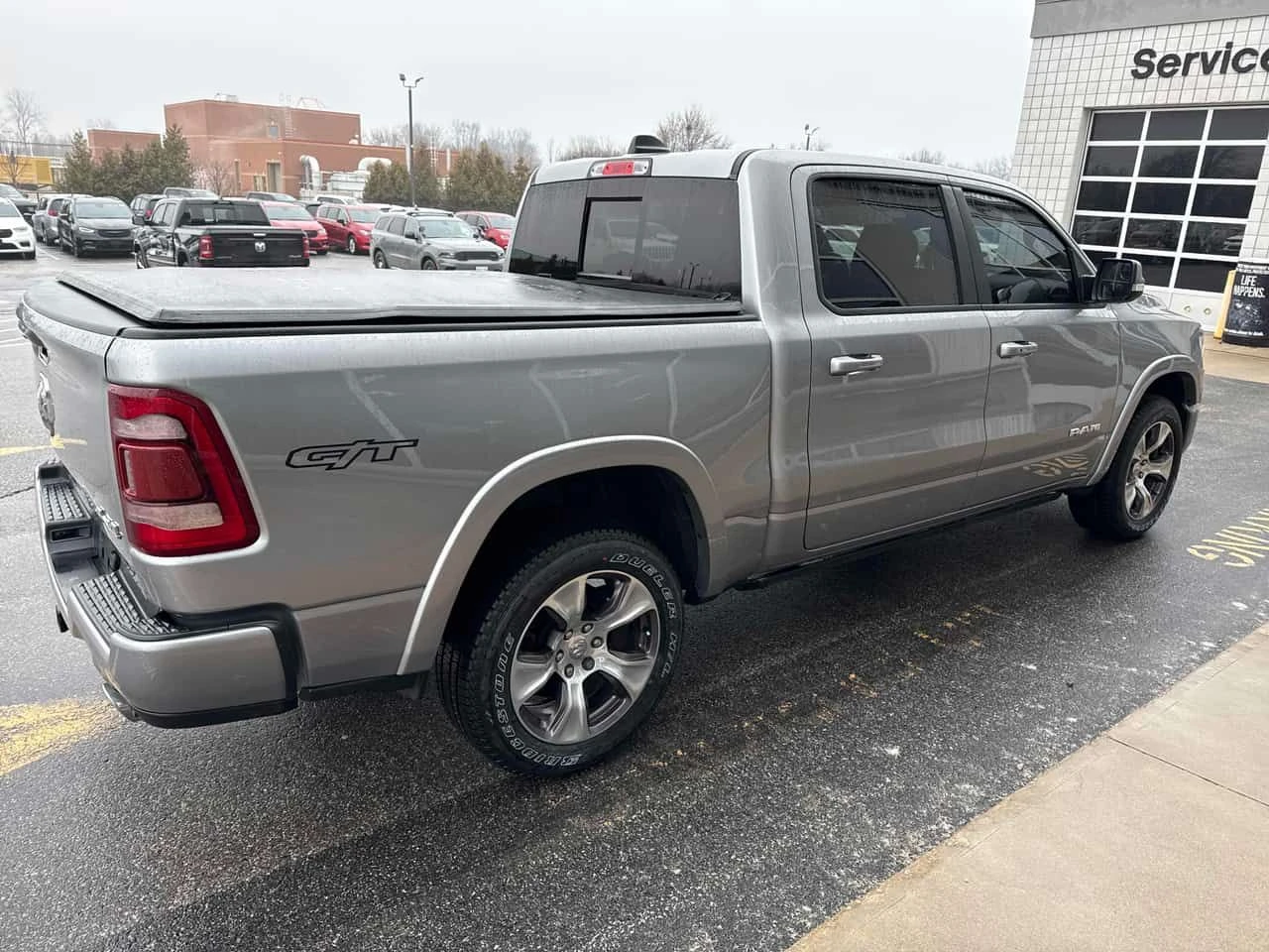 Dodge RAM 1500  Laramie /CARFAX / CAMERA / ОБДУХВАНЕ  - изображение 3