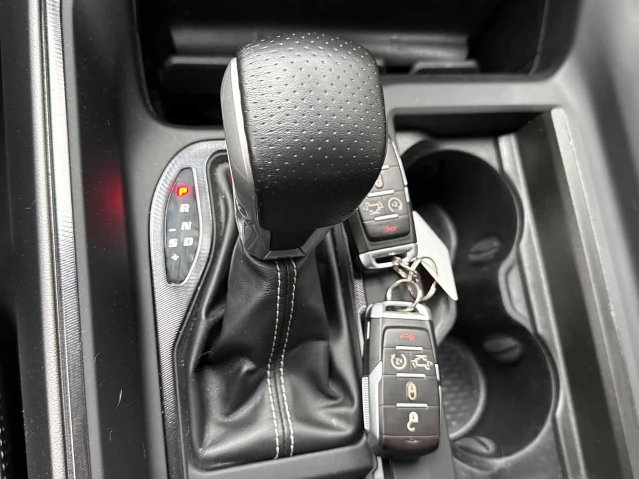 Dodge RAM 1500  Laramie /CARFAX / CAMERA / ОБДУХВАНЕ , снимка 14 - Автомобили и джипове - 53743217