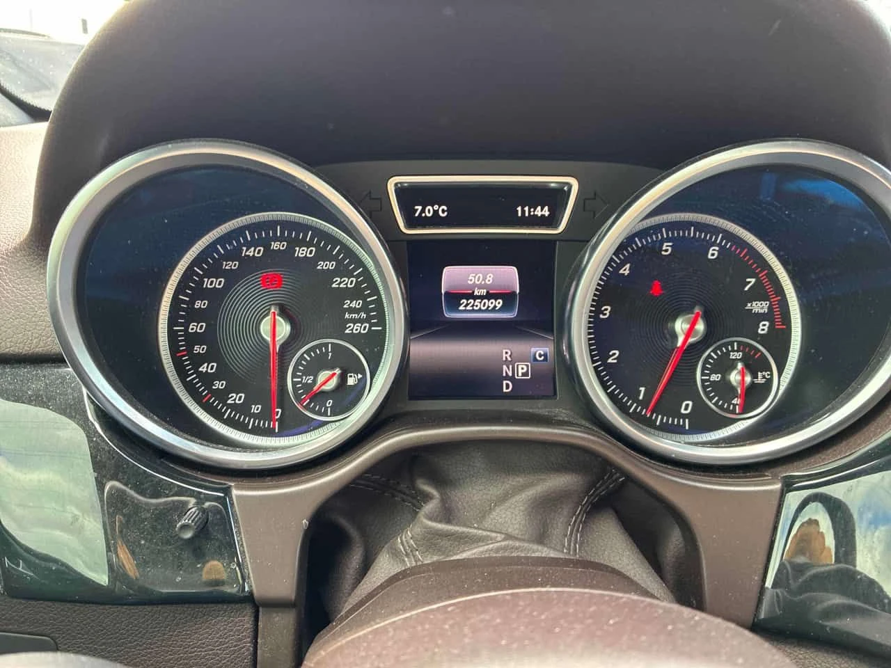 Mercedes-Benz GLE 400 4MATIC * 360 КАМЕРА* ПОДГРЕВИ* ПАНОРАМА* , снимка 8 - Автомобили и джипове - 53828131