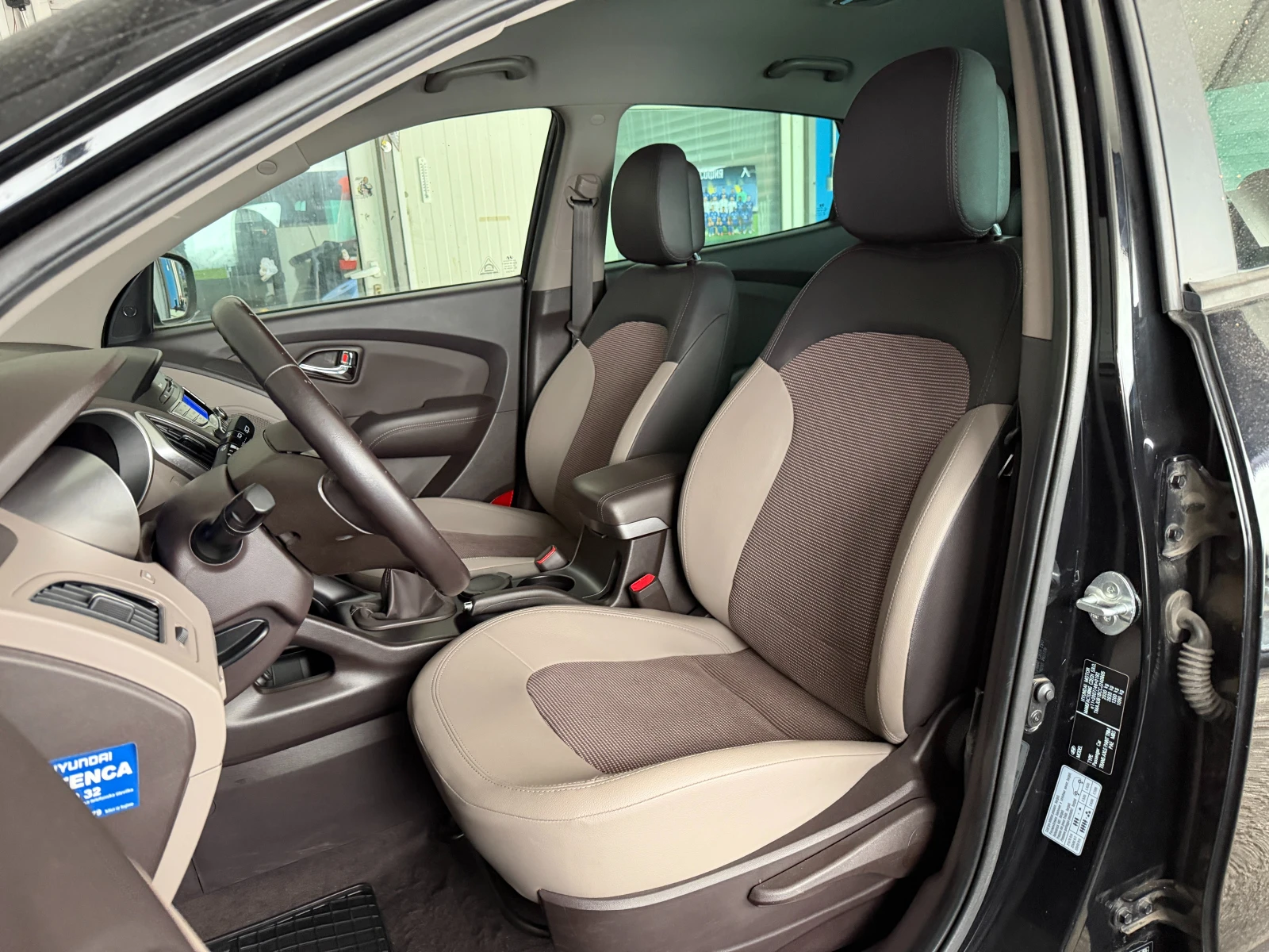 Hyundai IX35 2.0i-163к.с.* 4x4* С ПЪЛНА СЕРВИЗНА ИСТОРИЯ, снимка 8 - Автомобили и джипове - 53977806