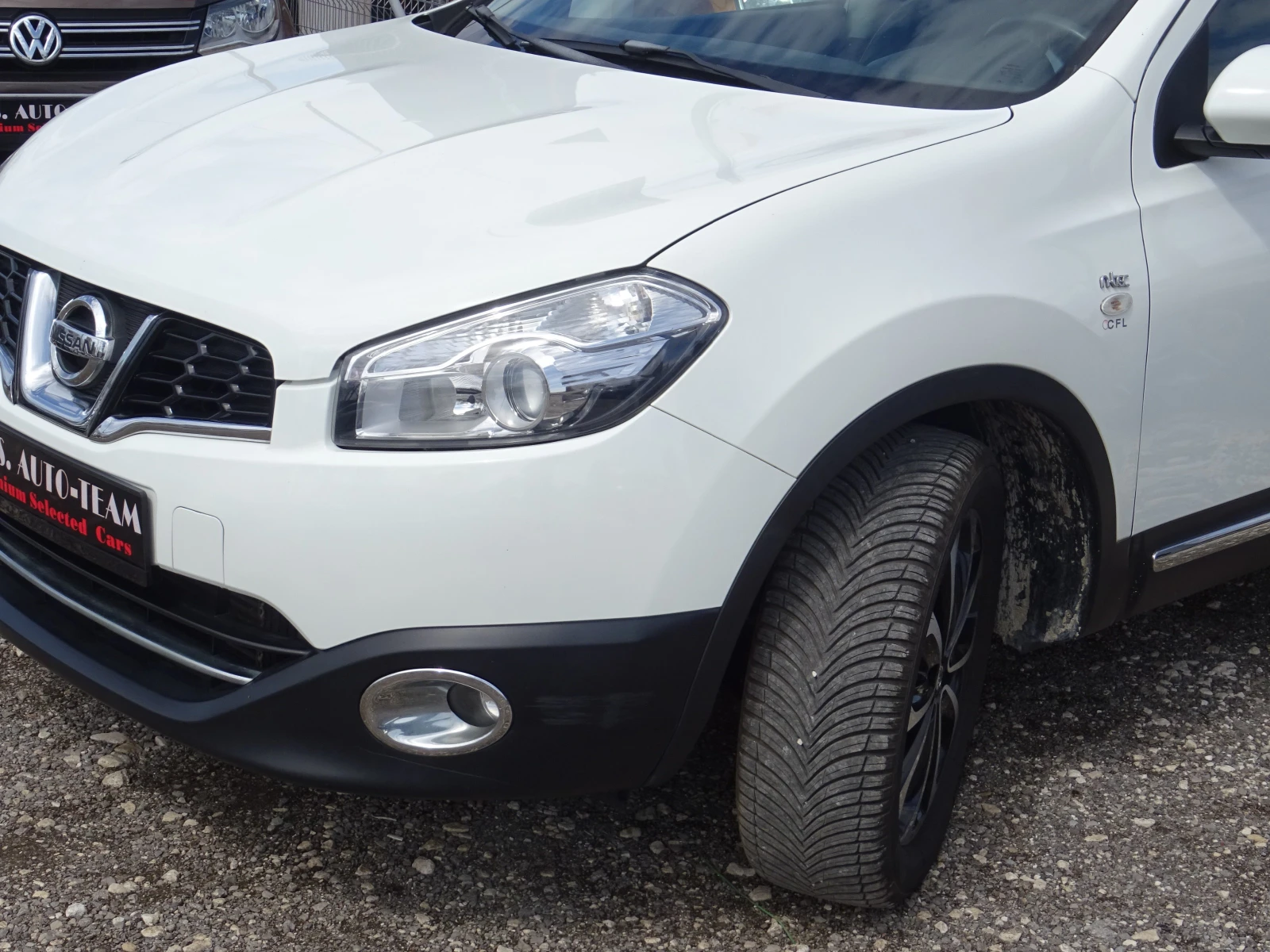 Nissan Qashqai 1.6 dci + 2 N-tec, снимка 17 - Автомобили и джипове - 54041687