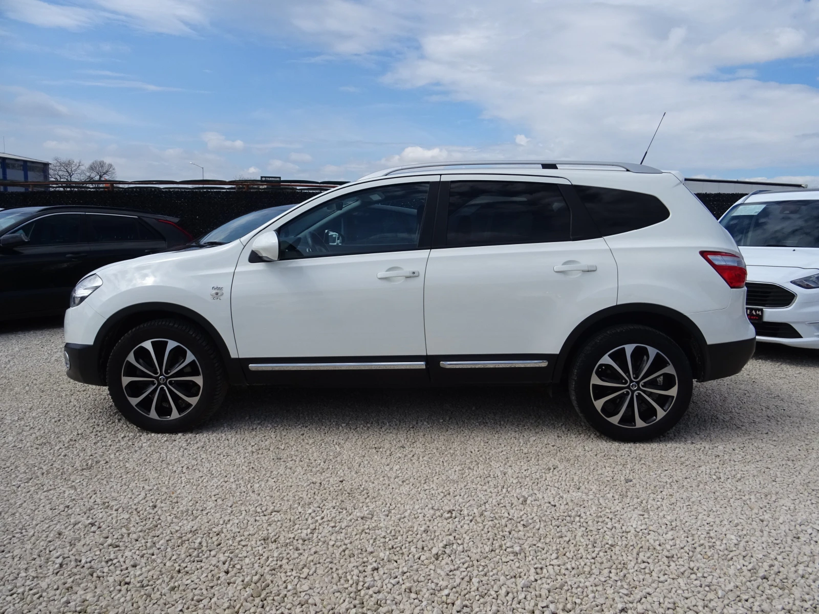 Nissan Qashqai 1.6 dci + 2 N-tec, снимка 2 - Автомобили и джипове - 54041687