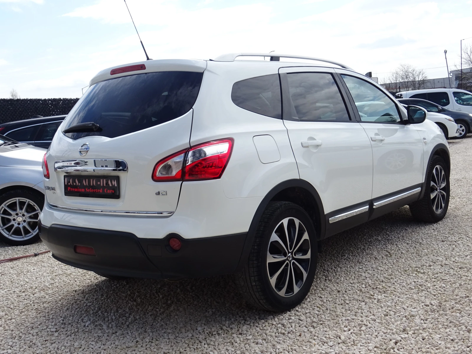 Nissan Qashqai 1.6 dci + 2 N-tec, снимка 5 - Автомобили и джипове - 54041687