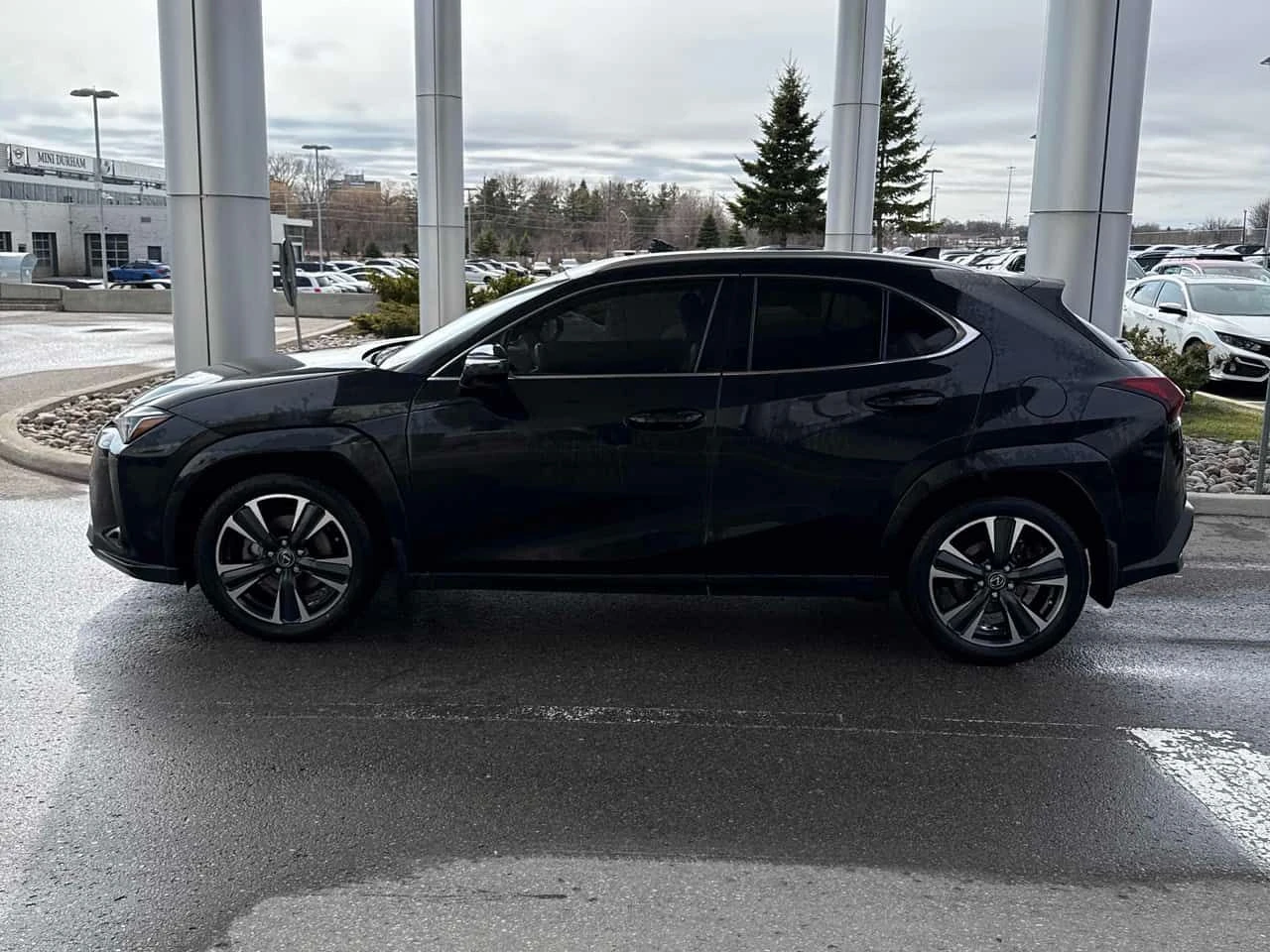 Lexus UX 300h  CARFAX, снимка 2 - Автомобили и джипове - 54097860