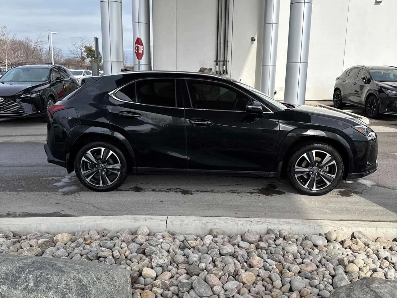 Lexus UX 300h  CARFAX, снимка 3 - Автомобили и джипове - 54097860