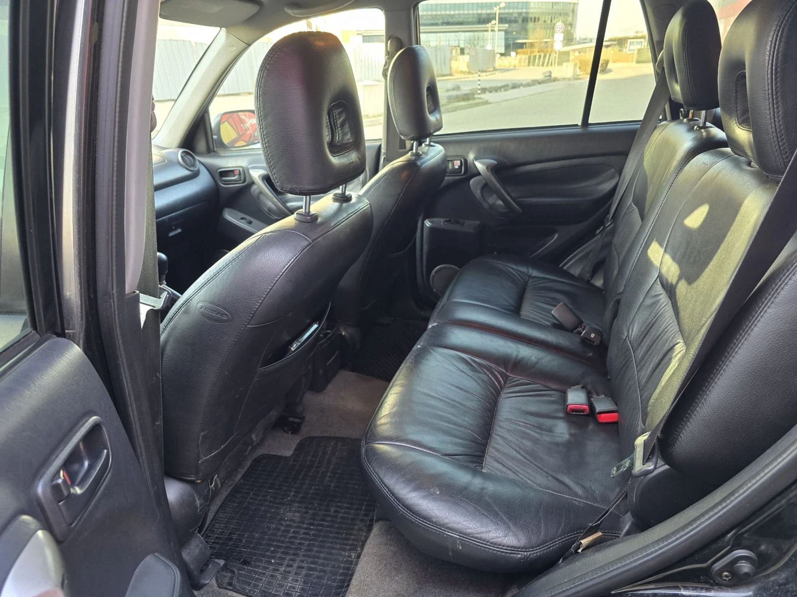 Toyota Rav4 D4D, снимка 11 - Автомобили и джипове - 54114348