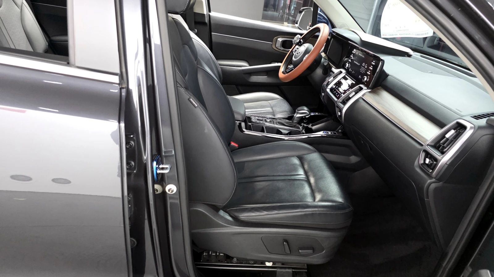 Kia Sorento 2.2 4WD TRENDY autogeorge.com, снимка 11 - Автомобили и джипове - 54147387