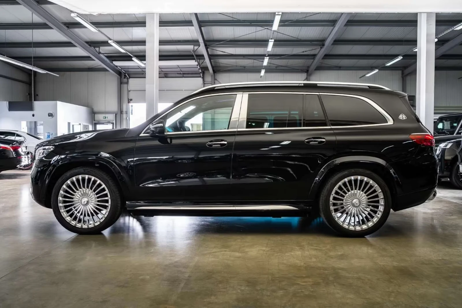 Mercedes-Benz GLS 600 MAYBACH 4-MATIC EXCLUSIV MANFAKTUR, снимка 3 - Автомобили и джипове - 54904454