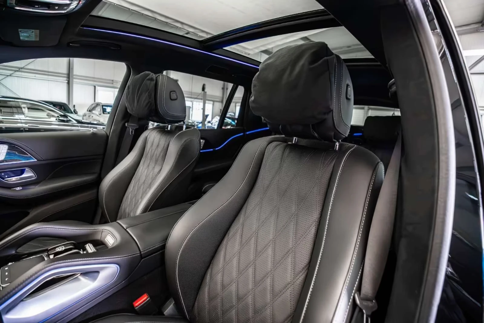 Mercedes-Benz GLS 600 MAYBACH 4-MATIC EXCLUSIV MANFAKTUR, снимка 9 - Автомобили и джипове - 54904454