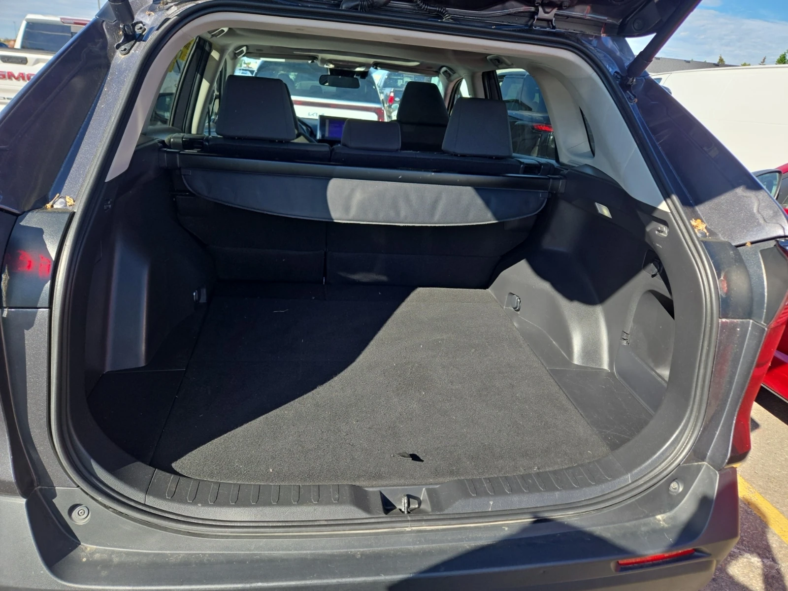 Toyota Rav4 XLE, снимка 11 - Автомобили и джипове - 55037524