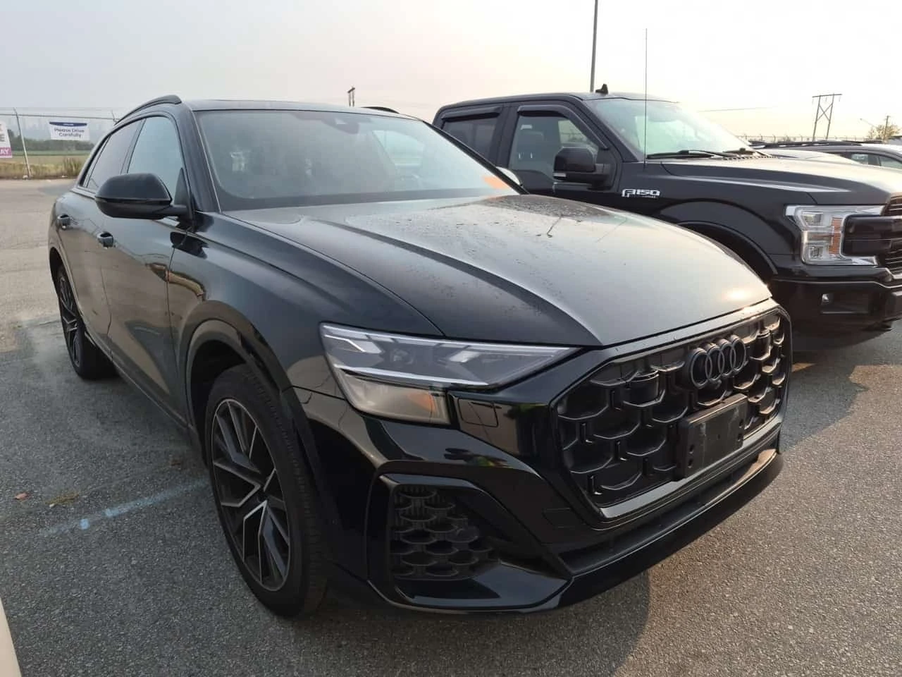 Audi Q8 * PROGRESSIVE * CARFAX * , снимка 2 - Автомобили и джипове - 56301024