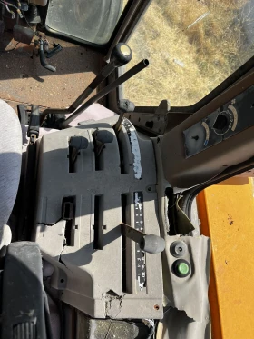 Трактор Renault, снимка 8