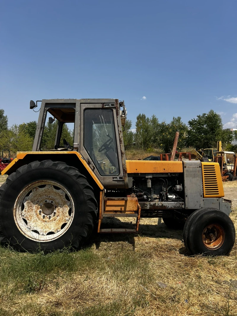 Трактор Renault