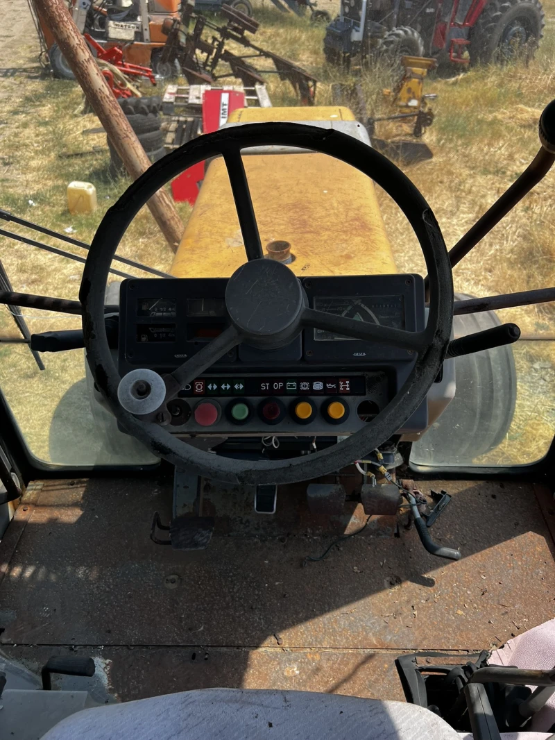 Трактор Renault, снимка 7 - Селскостопанска техника - 52478457