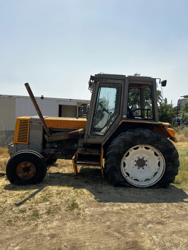 Трактор Renault, снимка 3 - Селскостопанска техника - 52478457