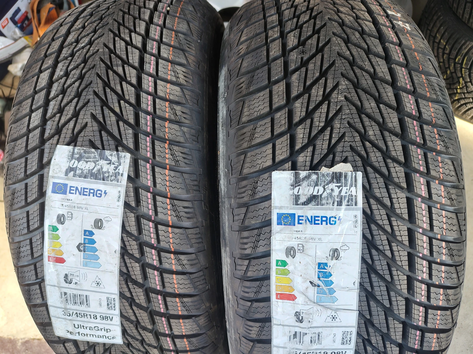 Гуми Зимни 235/45R18