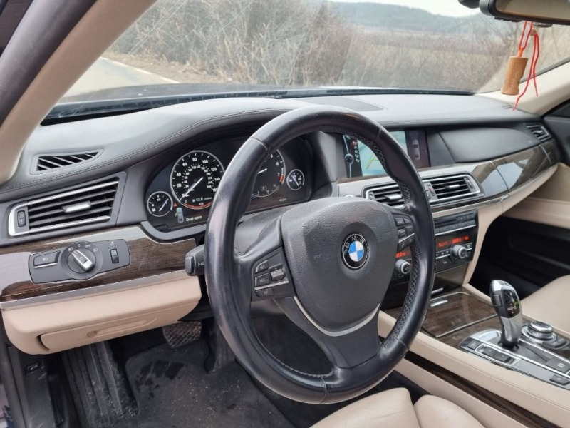 BMW 740 Бензин, снимка 9 - Автомобили и джипове - 43815517