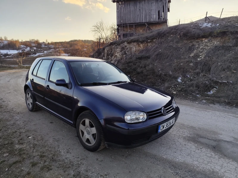 VW Golf 1.6 Газов инж, снимка 2 - Автомобили и джипове - 48704933