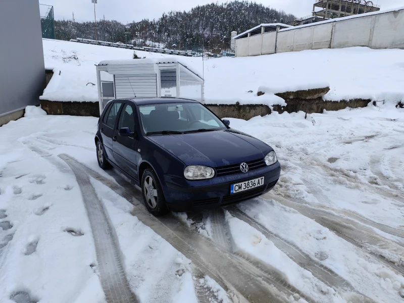 VW Golf 1.6 Газов инж, снимка 1 - Автомобили и джипове - 48704933