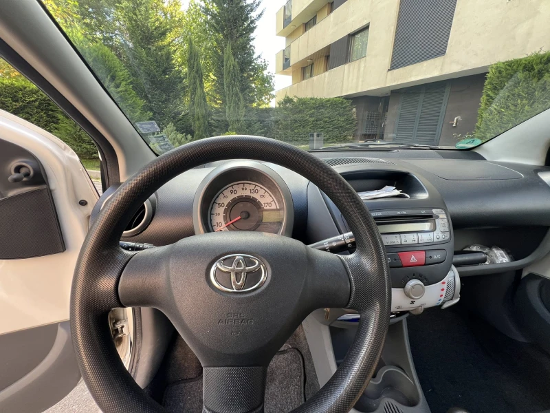 Toyota Aygo 1.0, снимка 10 - Автомобили и джипове - 49221721