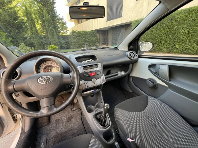 Toyota Aygo 1.0, снимка 13 - Автомобили и джипове - 49221721