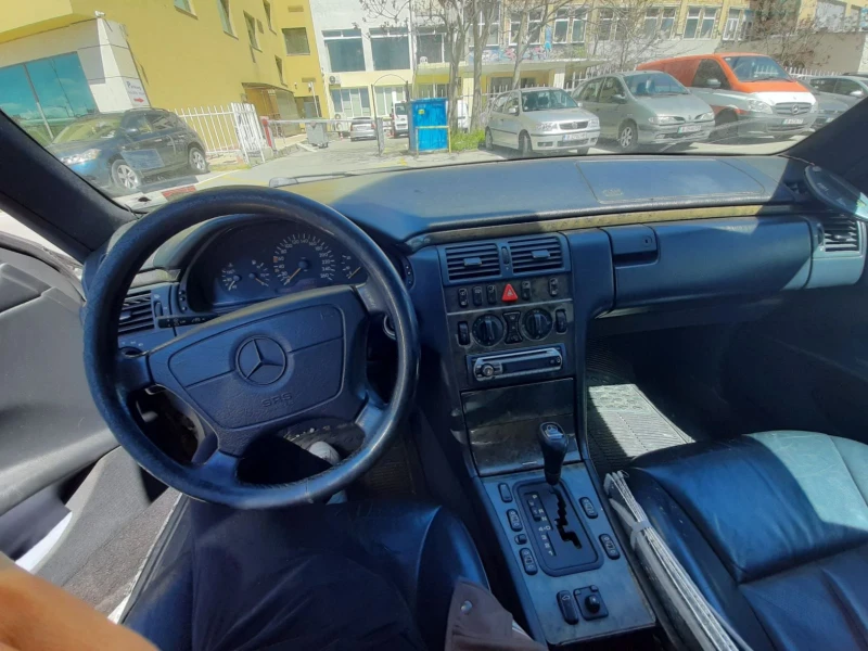 Mercedes-Benz E 280, снимка 4 - Автомобили и джипове - 52499747