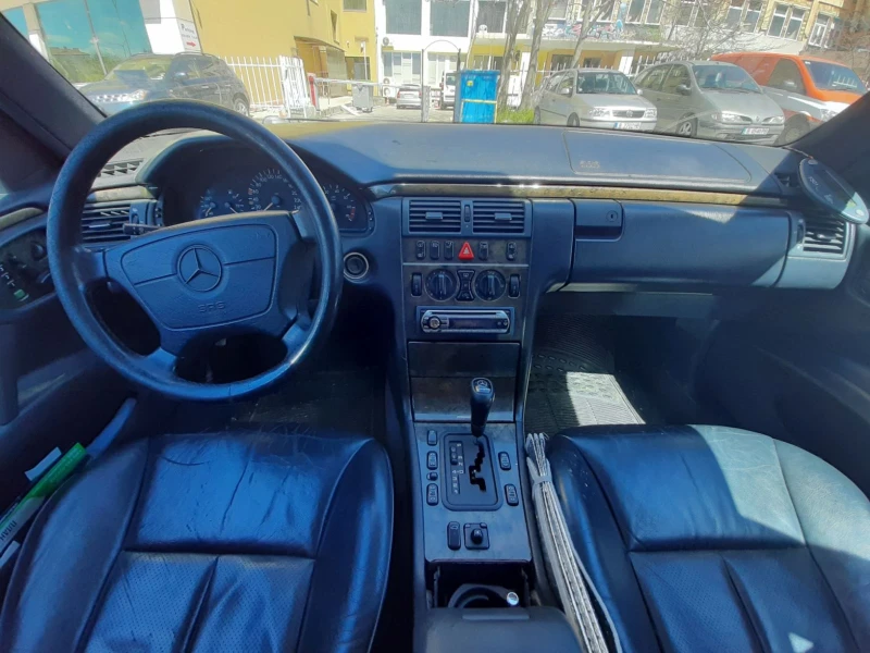 Mercedes-Benz E 280, снимка 7 - Автомобили и джипове - 52499747