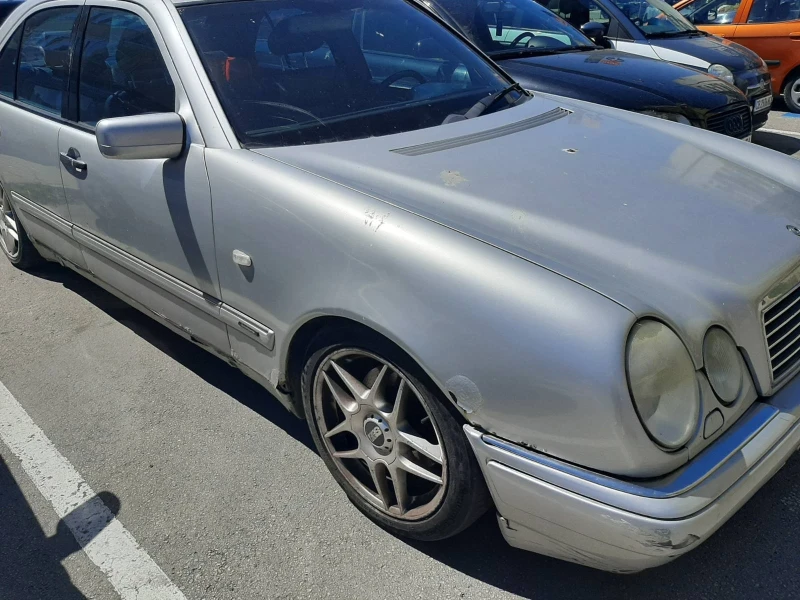 Mercedes-Benz E 280, снимка 2 - Автомобили и джипове - 52499747