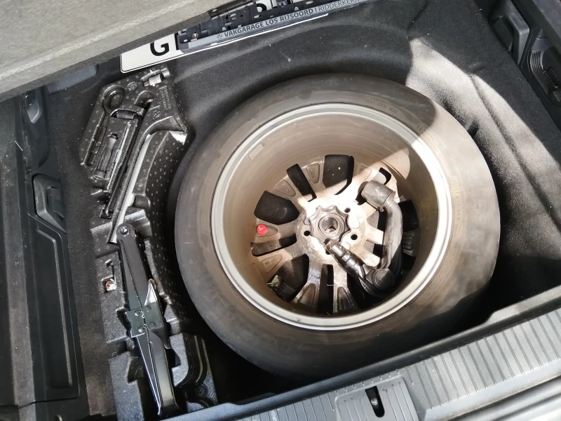 VW Passat 1.6 tdi / ОБСЛУЖЕН /, снимка 16 - Автомобили и джипове - 52068454