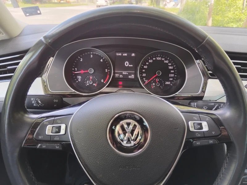 VW Passat 1.6 tdi / ОБСЛУЖЕН /, снимка 14 - Автомобили и джипове - 52068454
