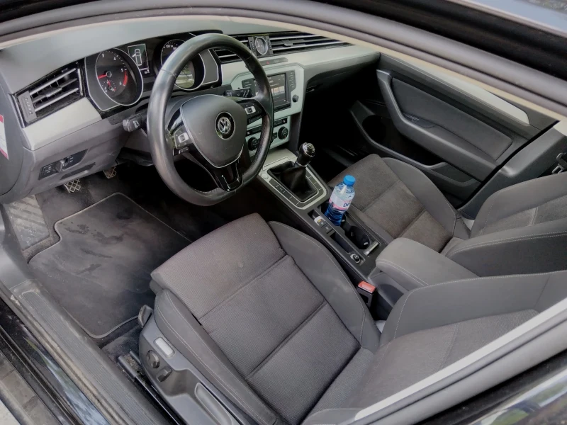 VW Passat 1.6 tdi / ОБСЛУЖЕН /, снимка 9 - Автомобили и джипове - 52068454