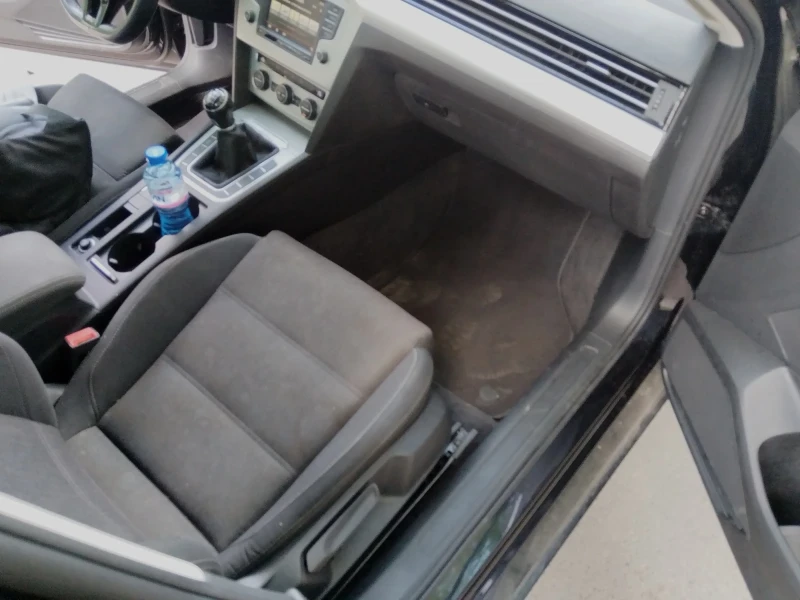 VW Passat 1.6 tdi / ОБСЛУЖЕН /, снимка 10 - Автомобили и джипове - 52068454