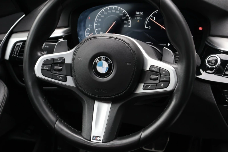 BMW 520  Series 520 M Sport, снимка 8 - Автомобили и джипове - 52248540