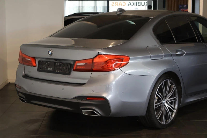 BMW 520  Series 520 M Sport, снимка 4 - Автомобили и джипове - 52248540
