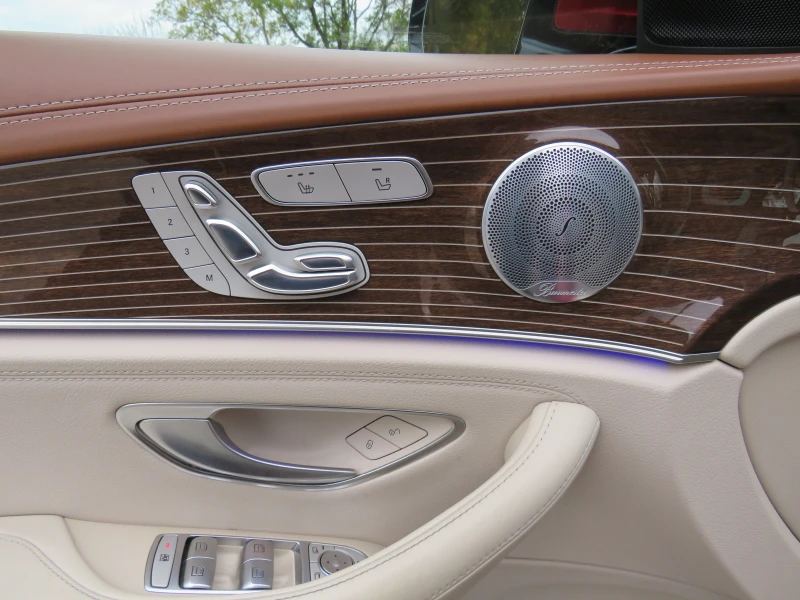 Mercedes-Benz E 300 * FUL PACK 6.3AMG FACELIFT DESIGNO KEYLESS 9G PANO, снимка 15 - Автомобили и джипове - 52300797