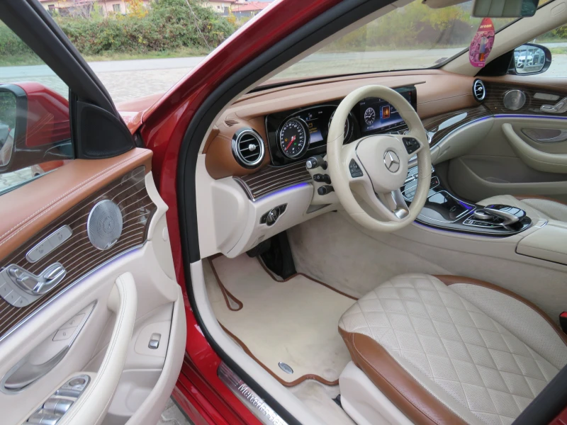 Mercedes-Benz E 300 * FUL PACK 6.3AMG FACELIFT DESIGNO KEYLESS 9G PANO, снимка 9 - Автомобили и джипове - 52300797