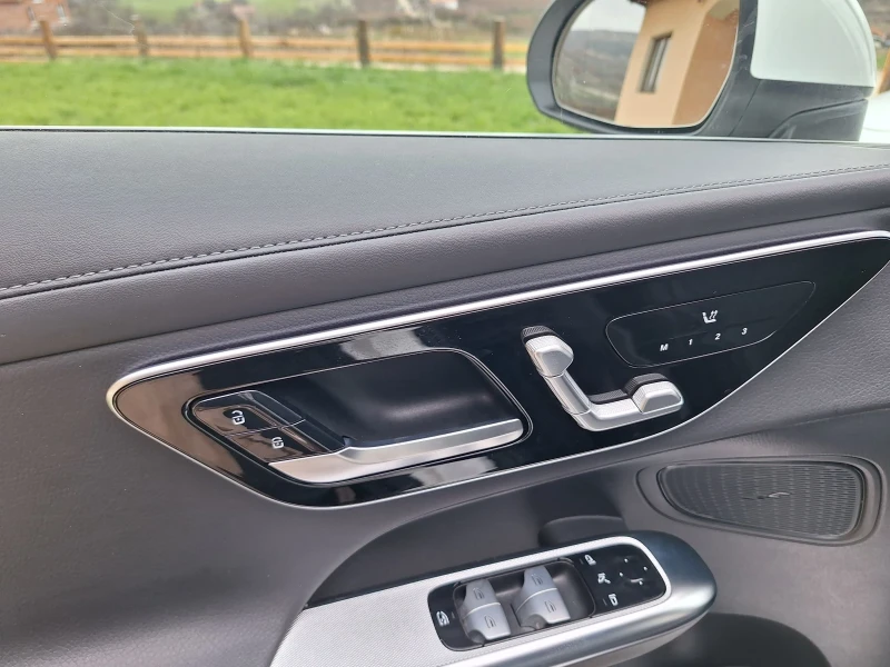 Mercedes-Benz GLC 220 4 Matic, снимка 11 - Автомобили и джипове - 52642355