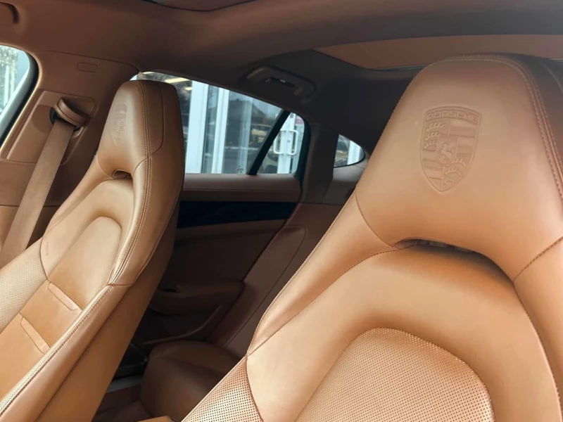 Porsche Panamera * 4 AWD * CARFAX * БЕЗ ПЪРВОНАЧАЛНА ВНОСКА, снимка 11 - Автомобили и джипове - 52673939