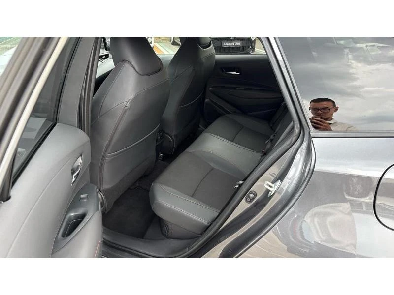 Toyota Corolla TS 2.0HSD GR SPORT, снимка 11 - Автомобили и джипове - 54877828