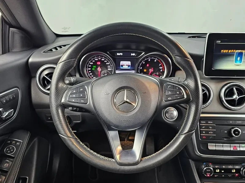 Mercedes-Benz CLA 250 САМО 30% АВАНС, снимка 13 - Автомобили и джипове - 55735089