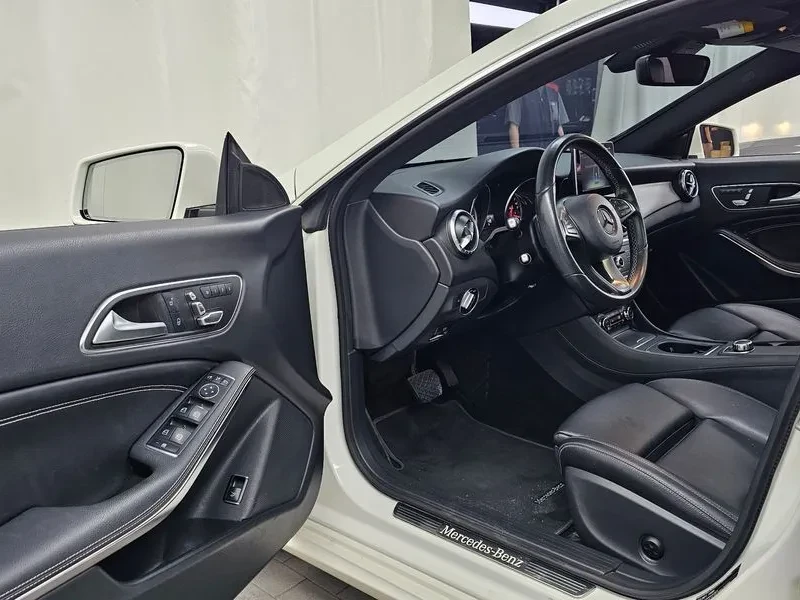 Mercedes-Benz CLA 250 САМО 30% АВАНС, снимка 10 - Автомобили и джипове - 55735089