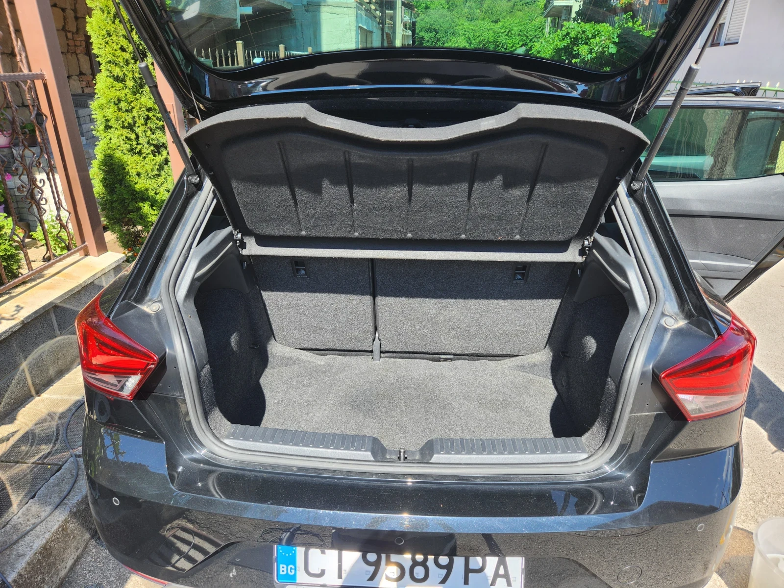Seat Ibiza 1000 кубика 95к.с. - изображение 4