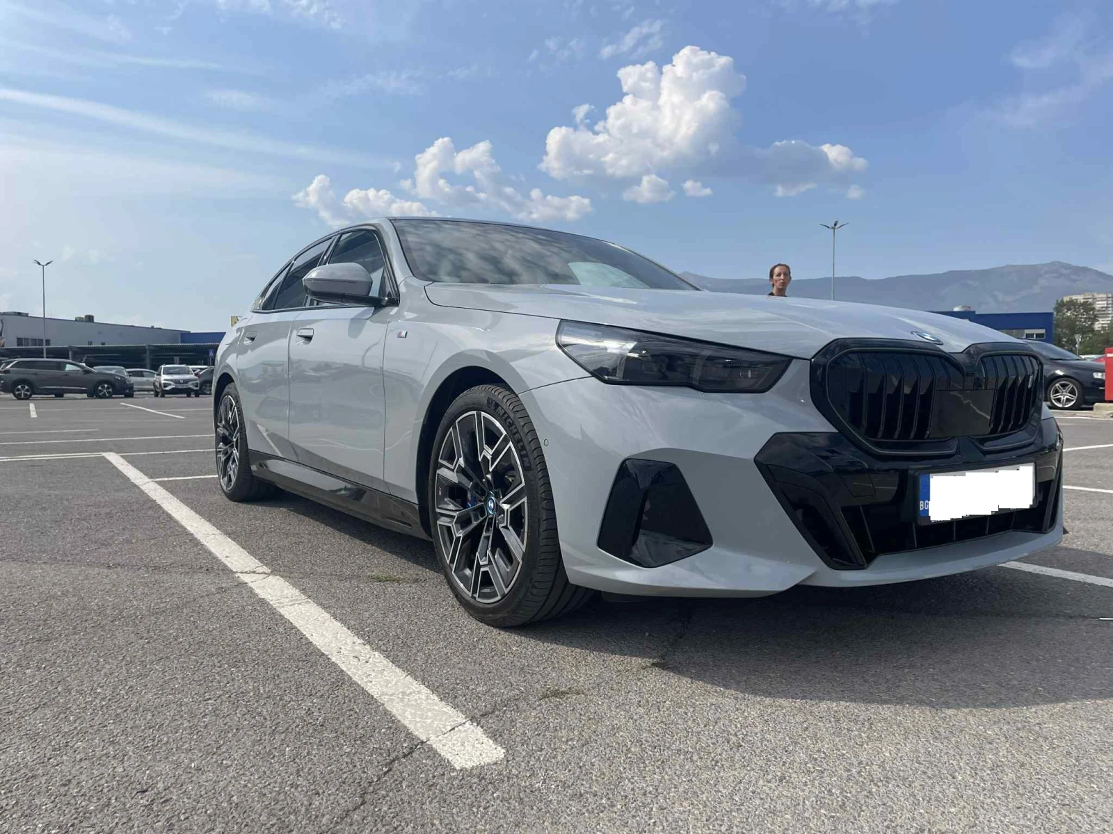 BMW i5 eDrive40 - изображение 2
