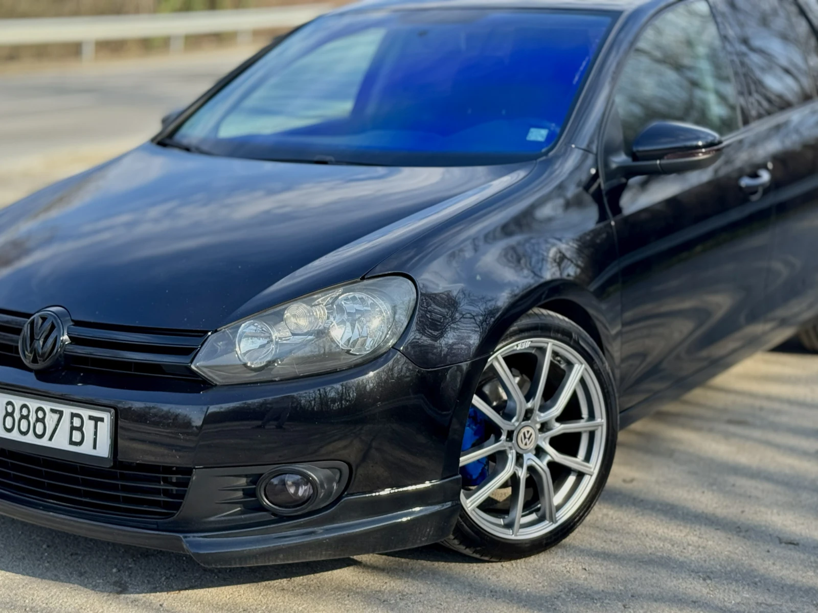 VW Golf 6 2.0TDI 140 Регистриран с каско! HIGHLINE , снимка 2 - Автомобили и джипове - 53726502