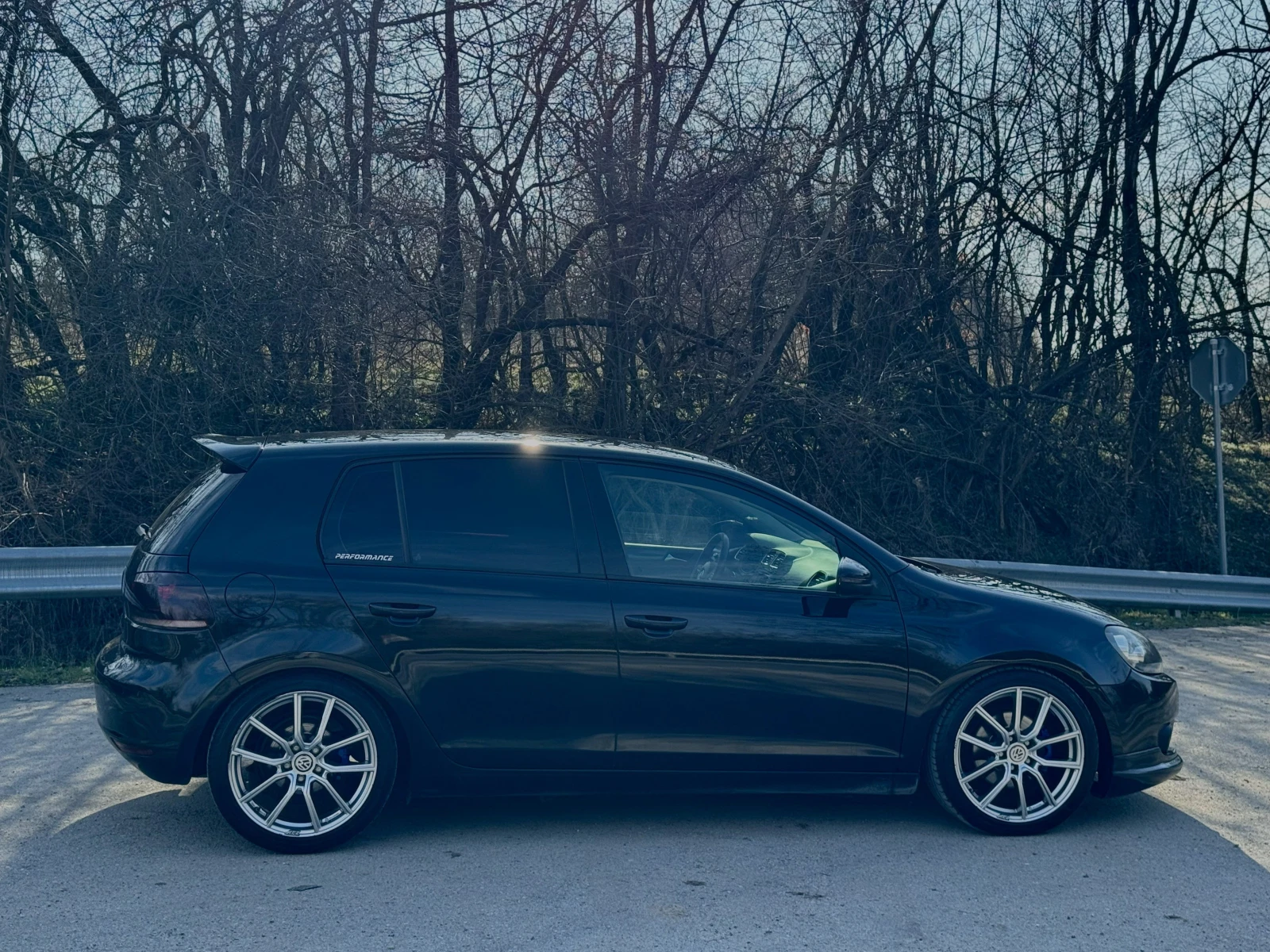 VW Golf 6 2.0TDI 140 Регистриран с каско! HIGHLINE , снимка 6 - Автомобили и джипове - 53726502